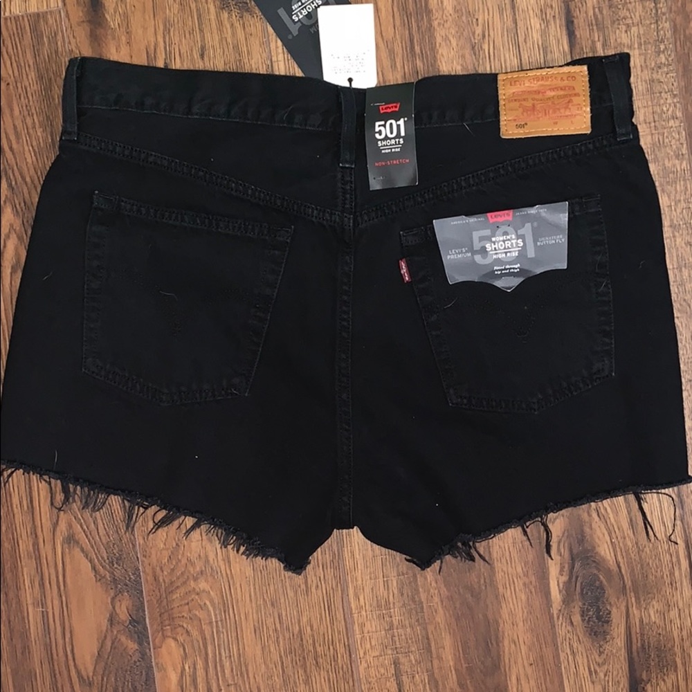 Black high waist Levi shorts
